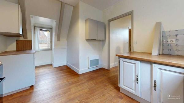 Appartement - Sarlat-la-caneda Sarlat Centre – T2 de caractère au 3ème et dernier étage (Immeuble Classé). Visite virtuelle sur demande