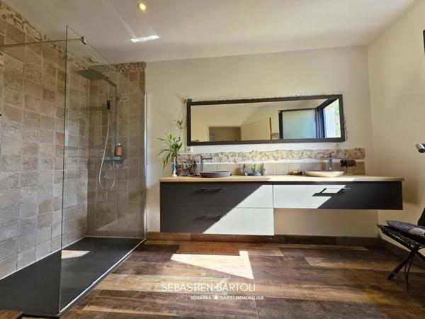 Maison type 3 de 92m² avec piscine à 2 minutes du port