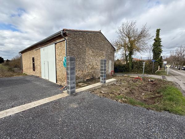 REMISE EN PIERRE A LOUER A MONTREDON CARCASSONNE