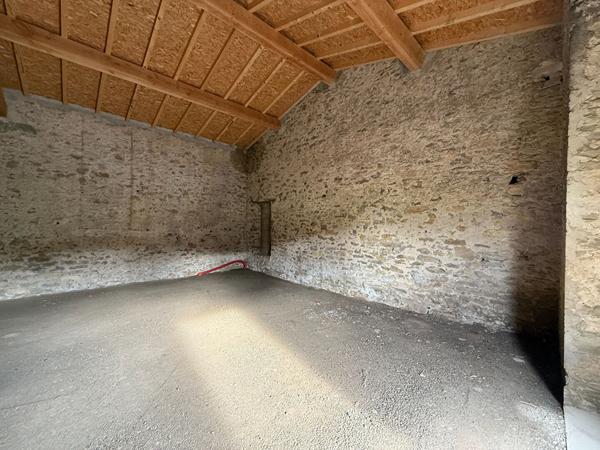 REMISE EN PIERRE A LOUER A MONTREDON CARCASSONNE