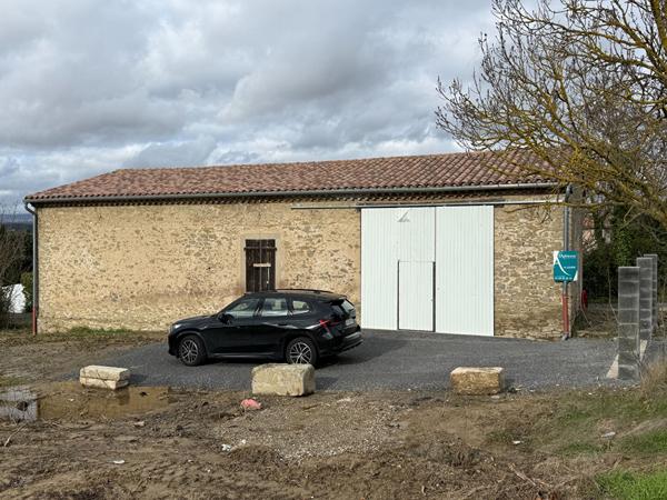 REMISE EN PIERRE A LOUER A MONTREDON CARCASSONNE