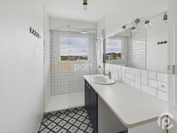 Location
                Appartement76,35 m² - 3 Pièces -
                    CLAMART (92140)