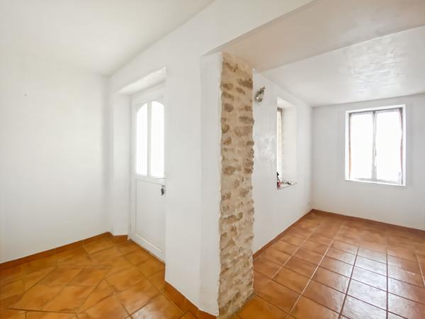 Maison de ville en plein coeur du charmant village de Chaussy !