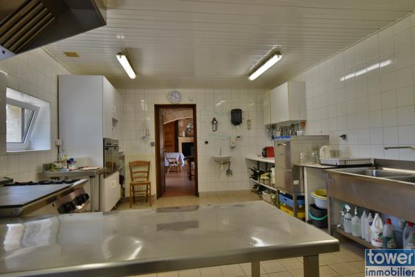 Propriete
                                                                                                                                                                                                                                                                                                                        11 pièce(s)                                                                                                                                                                                                          5 chambre(s)                                                                                                                                                                                                          289  m²