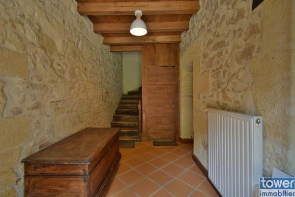 Propriete
                                                                                                                                                                                                                                                                                                                        11 pièce(s)                                                                                                                                                                                                          5 chambre(s)                                                                                                                                                                                                          289  m²