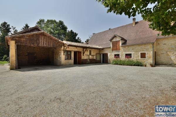 Propriete
                                                                                                                                                                                                                                                                                                                        11 pièce(s)                                                                                                                                                                                                          5 chambre(s)                                                                                                                                                                                                          289  m²