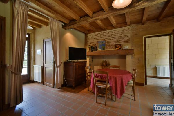 Propriete
                                                                                                                                                                                                                                                                                                                        11 pièce(s)                                                                                                                                                                                                          5 chambre(s)                                                                                                                                                                                                          289  m²