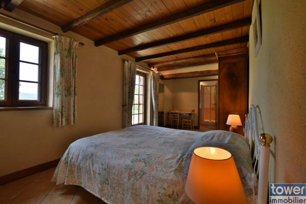 Propriete
                                                                                                                                                                                                                                                                                                                        11 pièce(s)                                                                                                                                                                                                          5 chambre(s)                                                                                                                                                                                                          289  m²