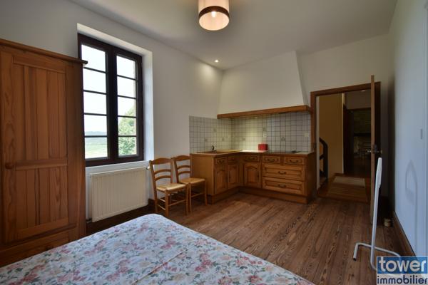 Propriete
                                                                                                                                                                                                                                                                                                                        11 pièce(s)                                                                                                                                                                                                          5 chambre(s)                                                                                                                                                                                                          289  m²