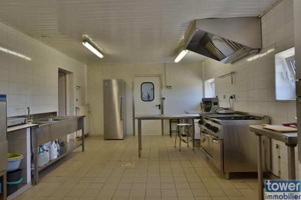 Propriete
                                                                                                                                                                                                                                                                                                                        11 pièce(s)                                                                                                                                                                                                          5 chambre(s)                                                                                                                                                                                                          289  m²