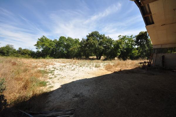 VIC FEZENSAC (32190) - DEPENDANCE DE 500M2 - TERRAIN 2,5 HA Vic-Fezensac (32190)