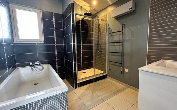 Maison à vendre    5 pièces • 136 m2 Saint-Vincent-de-Tyrosse