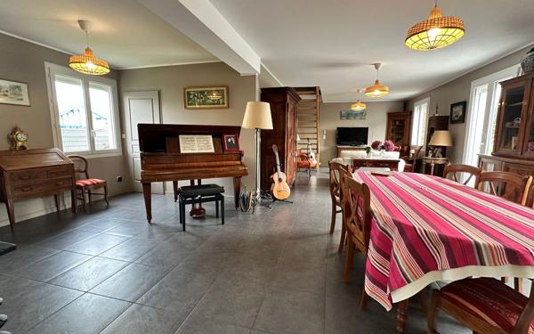 Maison à vendre    5 pièces • 136 m2 Saint-Vincent-de-Tyrosse