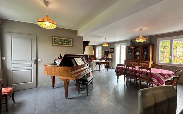 Maison à vendre    5 pièces • 136 m2 Saint-Vincent-de-Tyrosse