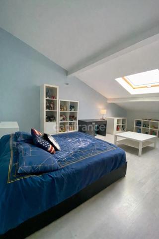 Dernier étage – Grand duplex T4 de 147 m² avec parking – Cuisine coup de cœur ✨