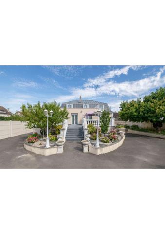 Maison à vendre 10 pièces 367 m² Melun