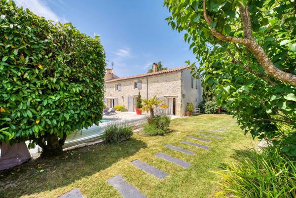 Propriété de Charme à proximité immédiate de La Rochelle