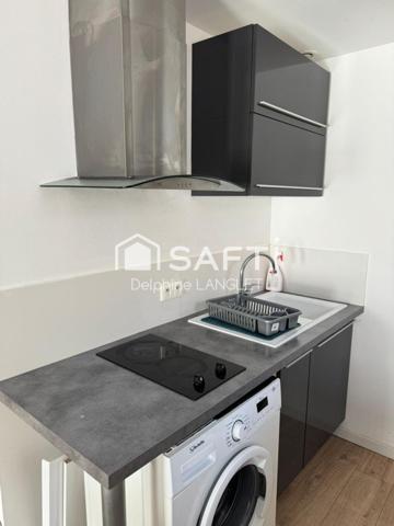 Au cœur d’Épernay, découvrez ce studio lumineux entièrement rénové et meublé, situé au dernier étage d’une petite copropriété à faibles charges. Idéal investisseur ou primo-accédant, il offre un agencement optimisé et une localisation recherchée, rare sur le marché.