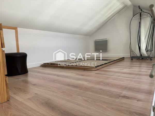 Au cœur d’Épernay, découvrez ce studio lumineux entièrement rénové et meublé, situé au dernier étage d’une petite copropriété à faibles charges. Idéal investisseur ou primo-accédant, il offre un agencement optimisé et une localisation recherchée, rare sur le marché.