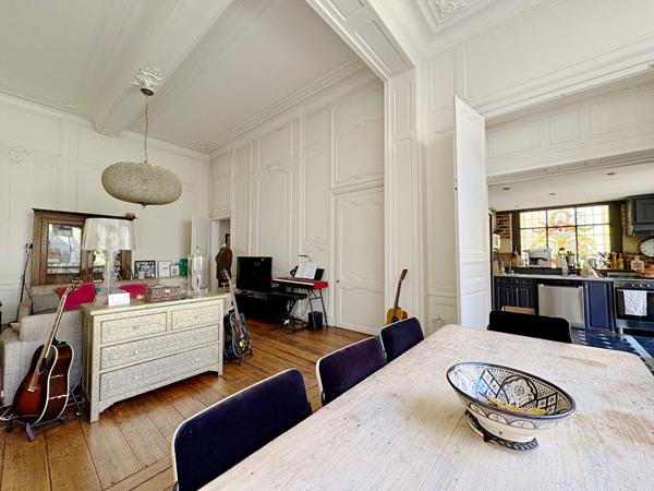 Vieux Lille, dans un hôtel particulier, magnifique Duplex, 3 chambres et terrasse Lille Vieux Lille, dans un hôtel particulier, magnifique Duplex, 3 chambres et terrasse Lille