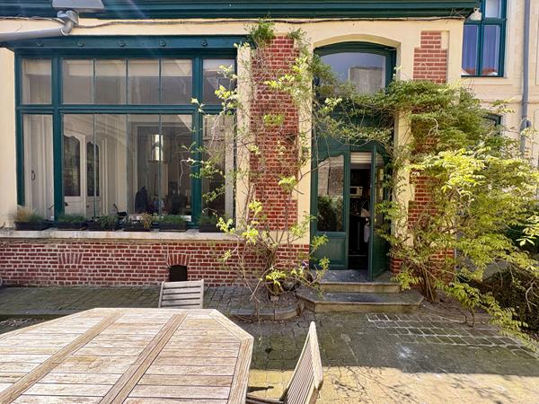 Vieux Lille, dans un hôtel particulier, magnifique Duplex, 3 chambres et terrasse Lille Vieux Lille, dans un hôtel particulier, magnifique Duplex, 3 chambres et terrasse Lille