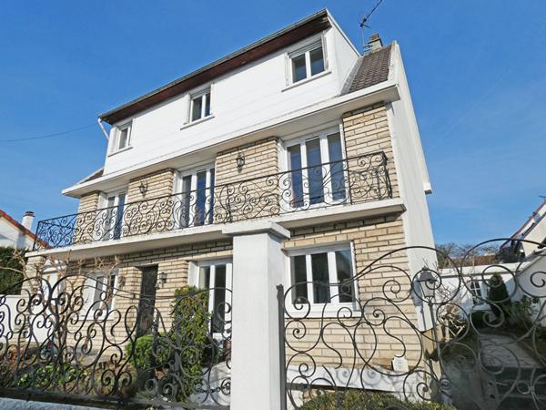 Maison Gagny 10 pièce(s) 200 m2