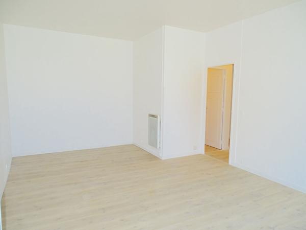 A VENDRE APPARTEMENT DE TYPE 3 LOUE - SECTEUR BORDEAUX VICTOIRE / CAPUCINS , Bordeaux A VENDRE APPARTEMENT DE TYPE 3 LOUE - SECTEUR BORDEAUX VICTOIRE / CAPUCINS , Bordeaux