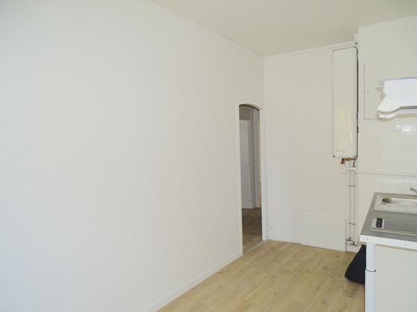 A VENDRE APPARTEMENT DE TYPE 3 LOUE - SECTEUR BORDEAUX VICTOIRE / CAPUCINS , Bordeaux A VENDRE APPARTEMENT DE TYPE 3 LOUE - SECTEUR BORDEAUX VICTOIRE / CAPUCINS , Bordeaux