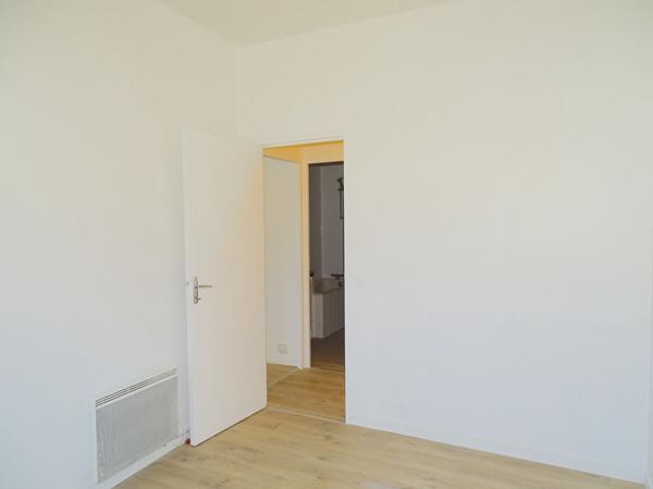 A VENDRE APPARTEMENT DE TYPE 3 LOUE - SECTEUR BORDEAUX VICTOIRE / CAPUCINS , Bordeaux A VENDRE APPARTEMENT DE TYPE 3 LOUE - SECTEUR BORDEAUX VICTOIRE / CAPUCINS , Bordeaux