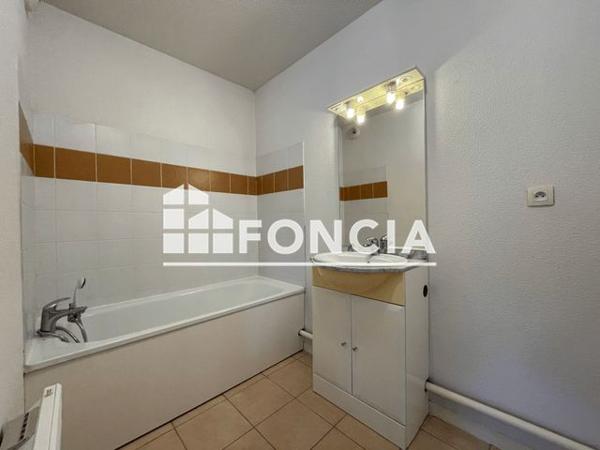 Location Appartement 2 pièces 41.42 m² - 2,4,6 RUE SIMONE VEIL Saint Astier 24110