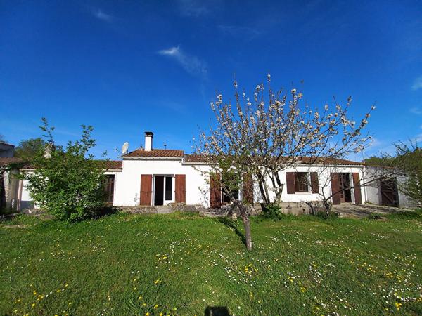 Maison avec annexe indépendante - Un beau potentiel entre océan et nature