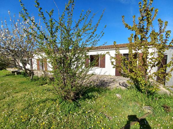 Maison avec annexe indépendante - Un beau potentiel entre océan et nature