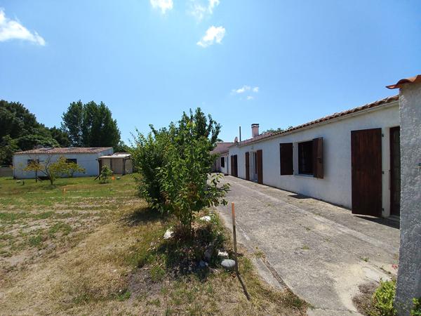 Maison avec annexe indépendante - Un beau potentiel entre océan et nature