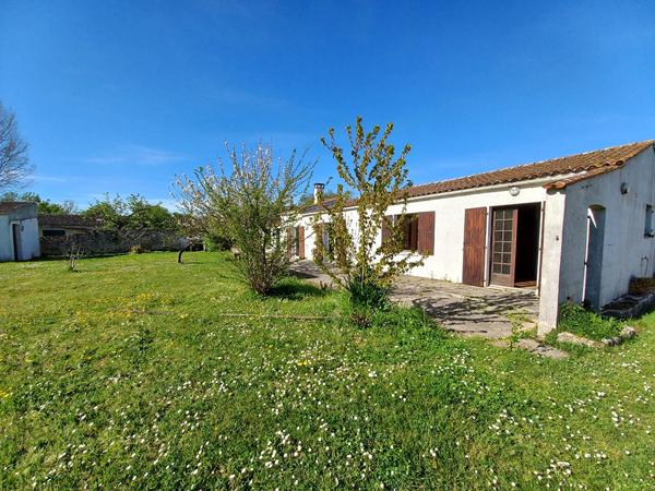 Maison avec annexe indépendante - Un beau potentiel entre océan et nature