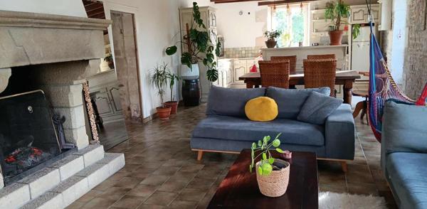 GRANDE MAISON FAMILIALE AVEC SES DEPENDANCES