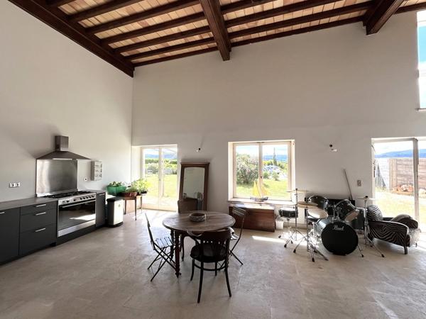 Maison 8 pièces - 245 m² Exclusivité efficity