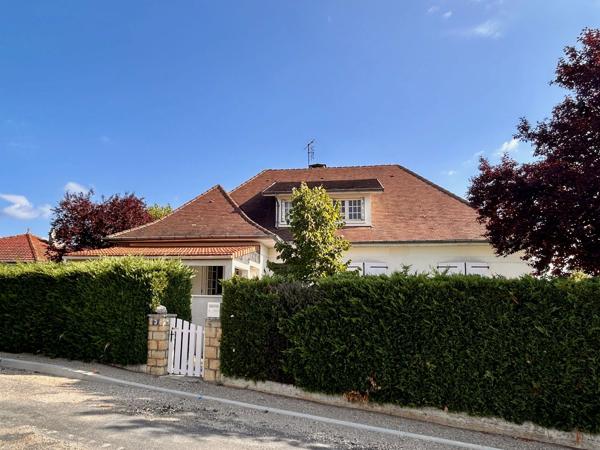 Maison de 5 chambres avec vue sur le centre médiéval de Gourdon
