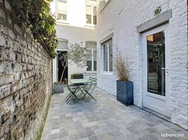 Maison mitoyenne 2 côtés Lille Secteur Lille 118 m²