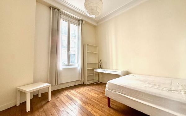 Appartement à vendre    2 pièces • 37,05 m2 Paris 12