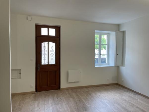Location Appartement 2 pièces Givry (71640) - HYPER CENTRE