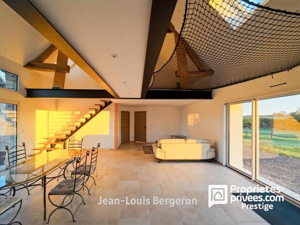 Longère  réinventée avec intérieur contemporain .Vallée de Cousse