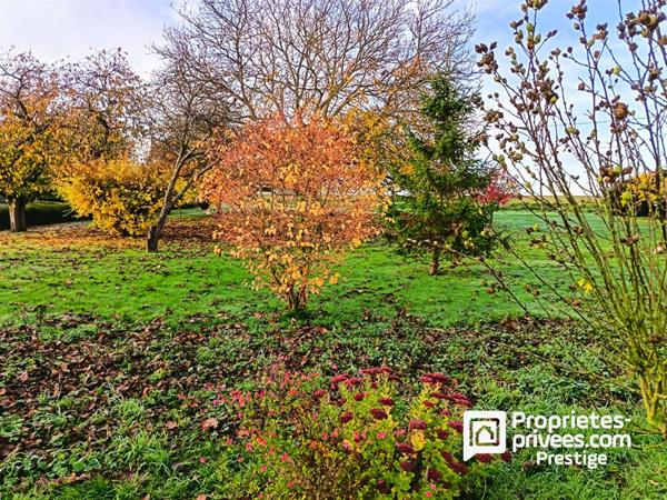 Longère  réinventée avec intérieur contemporain .Vallée de Cousse