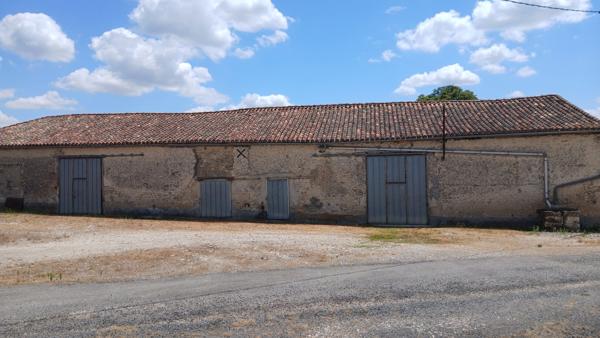 Ancienne ferme, maison et grandes dépendances