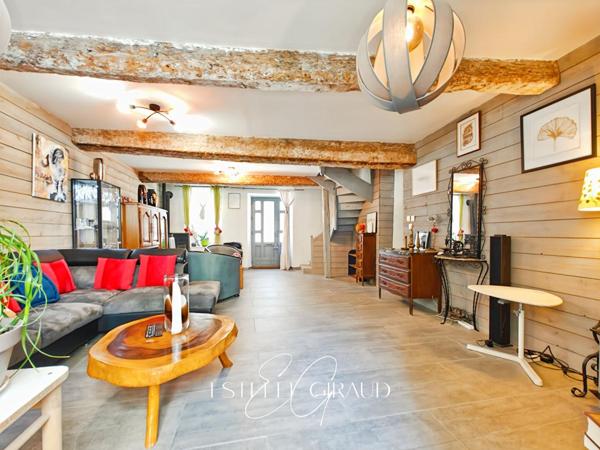 Maison de ville à Trèbes : 4 chambres, grand garage, cour