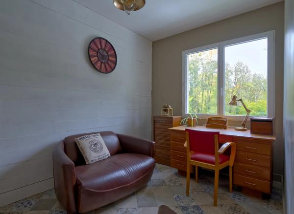 Maison unique en bord de rivière, dans un joli village avec bar/épicerie proche de Confolens