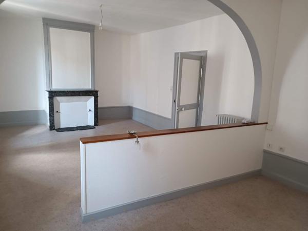 Immeuble de rapport avec 3 appartements, caves, grenier 19000 TULLE