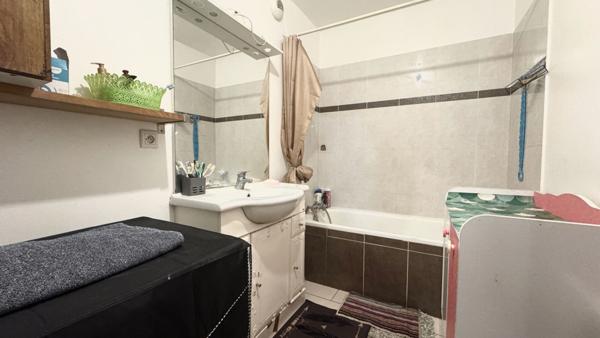 Appartement Corbeil Essonnes 3 pièce(s) - DPE C - PLACE DE PARKING