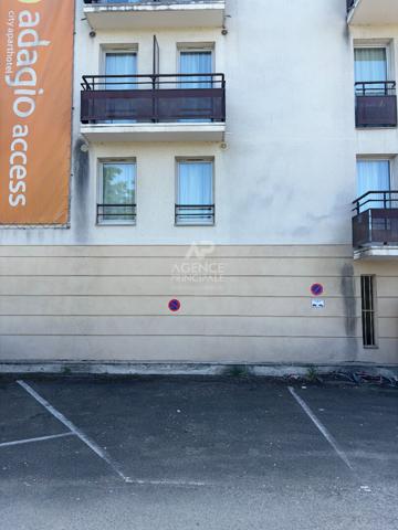 Parking à louer - La senette Carrières sous Poissy Loyer 65 €/mois charges comprises **  - Référence  106577