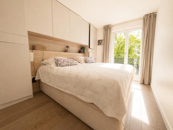 Appartement
         4 pièces
        - 96 m² Bien prestige 1 266 000 € *