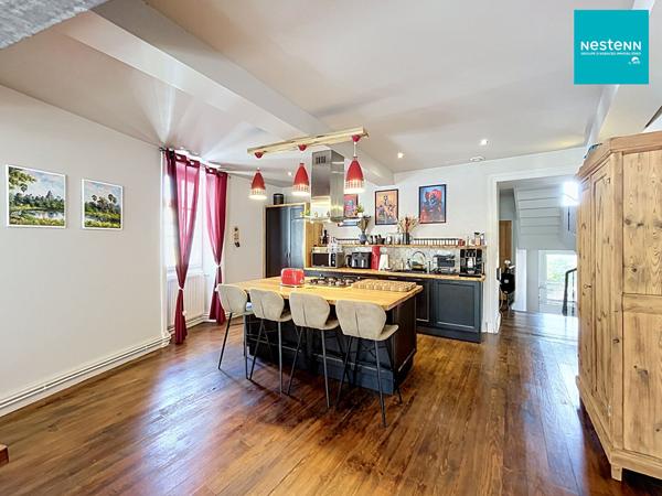 Appartement en duplex - Montbrison 5 pièce(s) - 188 m² - 3 chambres - garage - cave - cour privative